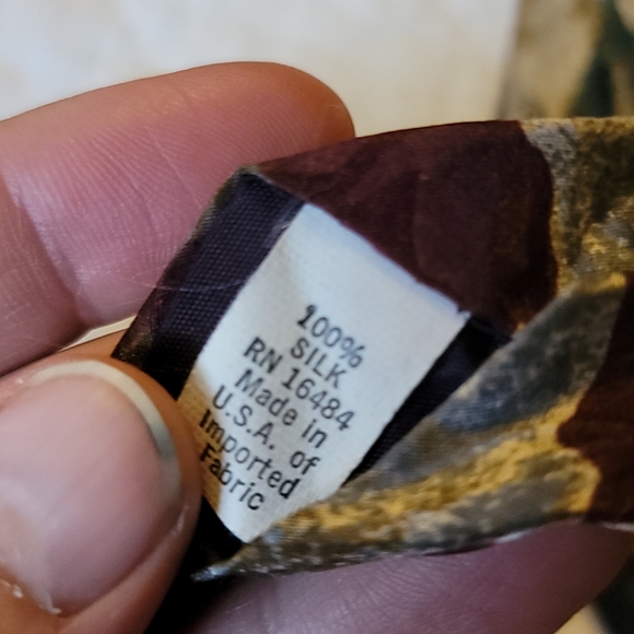 Viaggio 3 3/4"x56" 100% Silk - Picture 4 of 5